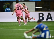 震撼！梅西在羽毛球赛场逆转获胜！