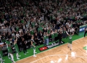 塔图姆在独行侠比赛中夺冠，重要助攻引发热议！