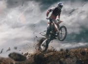 詹姆斯迎来十五赛季出色发挥，FPX观众热烈欢呼！上演精彩一战